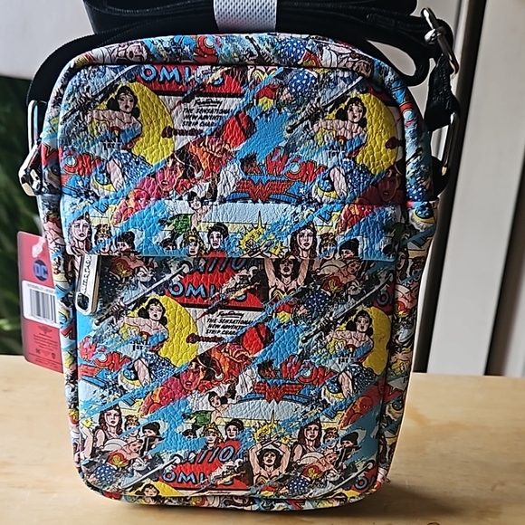 DC COMICS WONDER WOMEN CROSSBODY - Picture 1 of 12